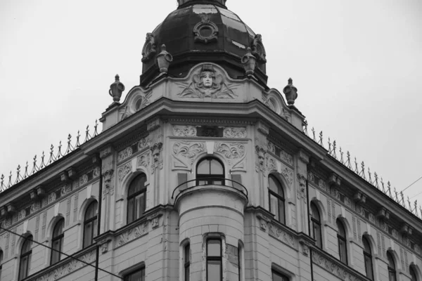 Fragmento Fachada Edificio Residencial Estilo Del Romanticismo Nacional Una Las —  Fotos de Stock