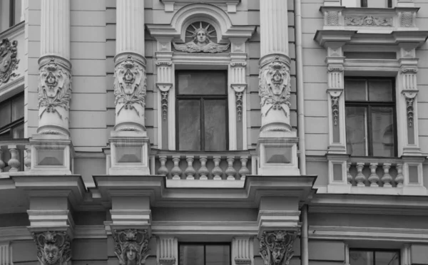 Fragmento Fachada Edificio Residencial Estilo Del Romanticismo Nacional Una Las — Foto de Stock