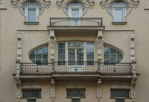 Fragment Façade Immeuble Résidentiel Dans Style Romantisme National Art Nouveau — Photo