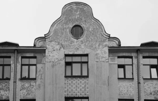 Fragmento Fachada Com Porta Edifício Residencial Estilo Romantismo Nacional Uma — Fotografia de Stock