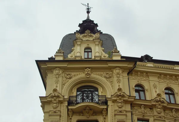 Fragment Der Fassade Mit Der Tür Eines Wohnhauses Stil Der — Stockfoto