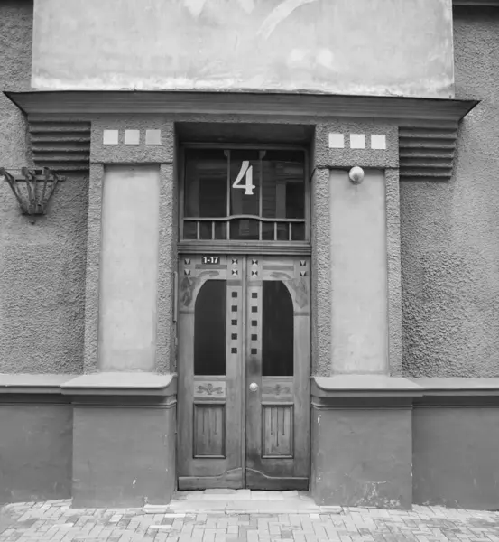 Fragmento Fachada Com Porta Edifício Residencial Estilo Romantismo Nacional Uma — Fotografia de Stock