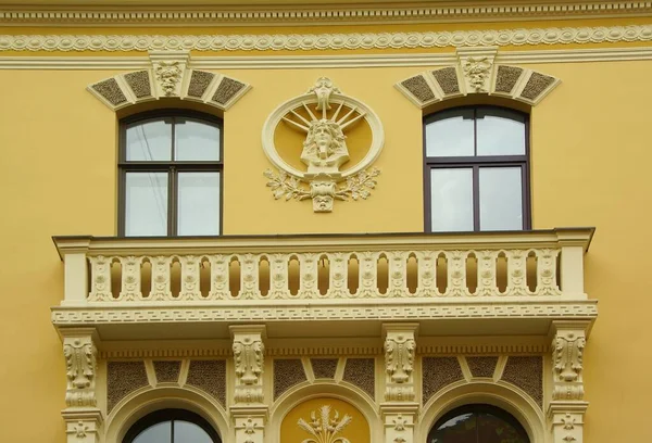 Фрагмент Фасаду Дверима Житлового Будинку Стилі Національного Романтизму Одній Центральних — стокове фото