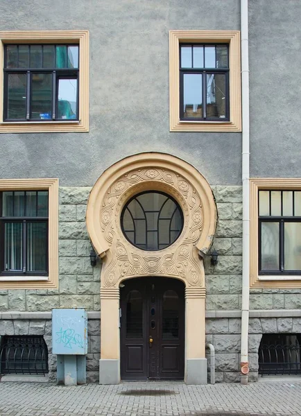 Fragment Fasaden Med Dörren Till Ett Bostadshus Stil Med Nationell — Stockfoto