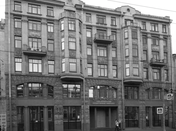 Art Nouveau Κτίριο Στην Πρώτη Γραμμή Του Νησιού Vasilyevsky Σπίτι — Φωτογραφία Αρχείου