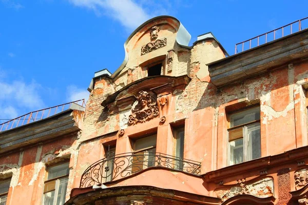 Edificio Art Nouveau Sexto Edificio Krasnoarmeyskaya Fragmento Fachada Con Balcón — Foto de Stock