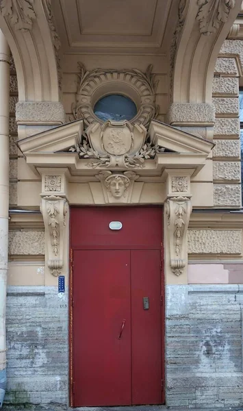 Fragment Fasády Balkónem Bytového Domu Stylu Národního Romantismu Jedné Centrálních — Stock fotografie