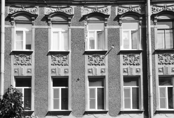 Art Nouveau Gebouw Krasnoarmeyskaya Gebouw Fragment Van Gevel — Stockfoto