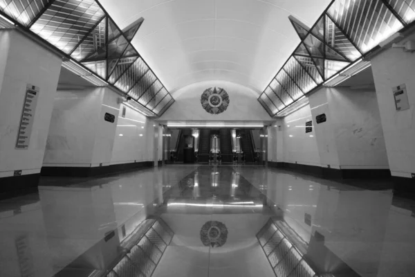 Fragmento Del Interior Estación Metro Prospekt Slavy San Petersburgo — Foto de Stock