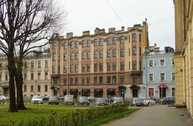 St. Petersburg 'da Rybatskaya Caddesi' nde bulunan Art Nouveau tarzı bir binanın mimari tasarımı.