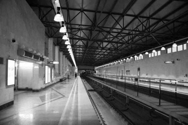St. Petersburg 'daki Shushary metro istasyonunun bir parçası.