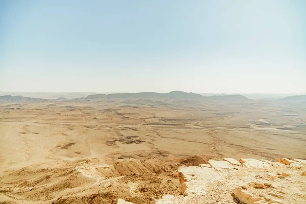 Paisagem de cratera ramon no deserto de Negev — Fotografia de Stock