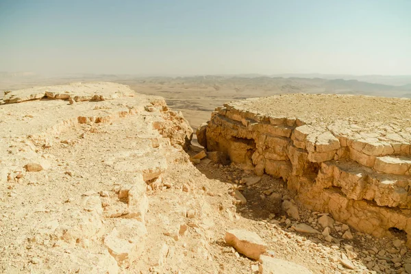 Israel negev öken natur. Visa på kratern ramon — Stockfoto