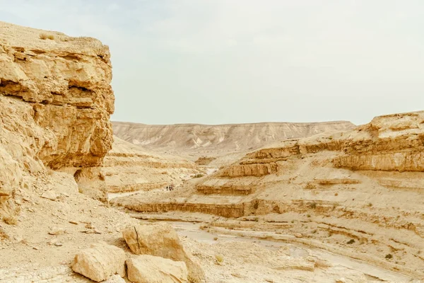 Vista paisagem de verão ao ar livre no deserto seco em Israel . — Fotografia de Stock