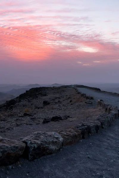 Sihirli judean desert İsrail üzerinde güzel gündoğumu dikey fotoğraf peyzaj