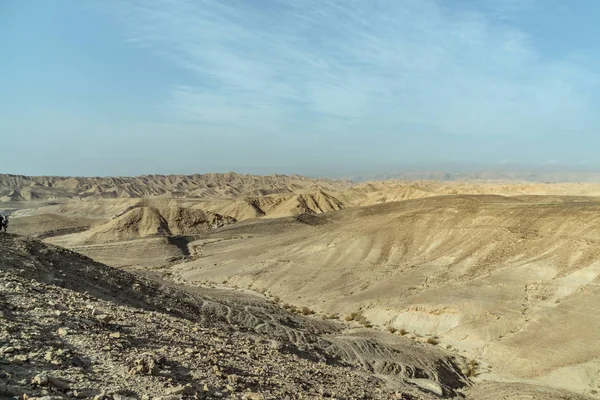 Paisaje seco del desierto de Judea cerca del mar muerto en Israel —  Fotos de Stock