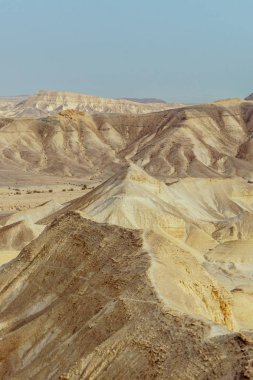 Çöl cliff İsrail denizden ölü güneşli manzara görünümü