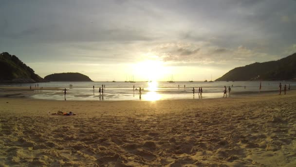 Nai Harn Beach, Phuket Tailandia — Vídeos de Stock