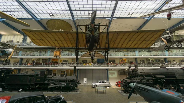 PRAGUE, REPÚBLICA CHECA - MAIO 2017: Interior do museu técnico nacional em Praga, República Checa — Fotografia de Stock