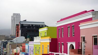 Bo-Kaap parlak güzel evler ile Cape Town, bir Müslüman bölgesidir. Cape Town