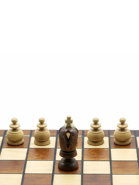 Conceito de Liderança: Peça de xadrez rei preto com peões brancos — Fotografia de Stock