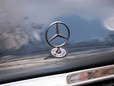 Mercedes Star Yansımalı Mercedes Arabasında