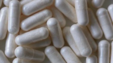 Dönen Kapsüllerin Yakın Çekim, Eczane Arka Planı