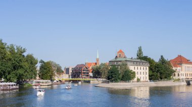 Oder Nehri 'ndeki Tekneler Wroclaw, Polonya Yazın