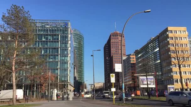 Time Lapse: Tráfico cerca de Potsdamer Platz en Berlín, Alemania — Vídeo de stock