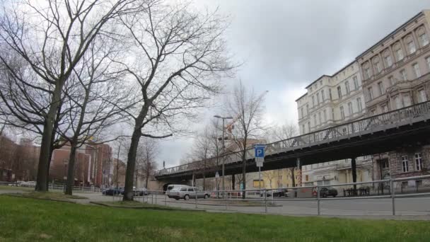 Délai de circulation avec le métro à Buelowbogen à Berlin, Allemagne — Video