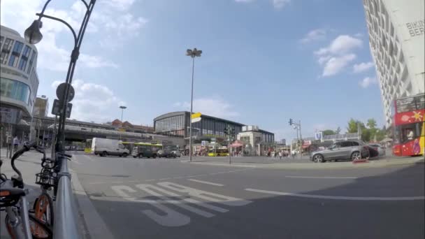 Time Lapse: Trafiken på Zoologischer Garten Station I Berlin, Tyskland — Stockvideo