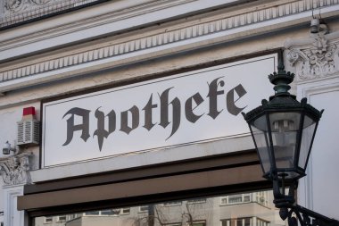Eski Eczane Yazısı: Berlin 'de Apotheke