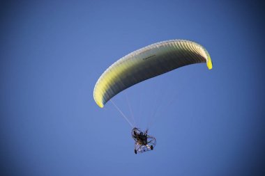 Lens aracılığıyla gördüm
