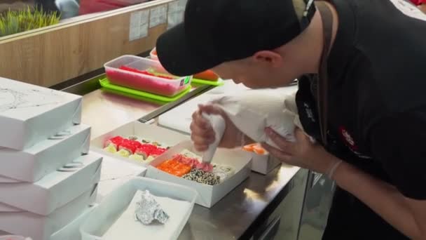 Azjatycki Mistrz Gotowania Bułki Wyciska Wiejski Ser Torby Ciasta Mężczyzna — Wideo stockowe