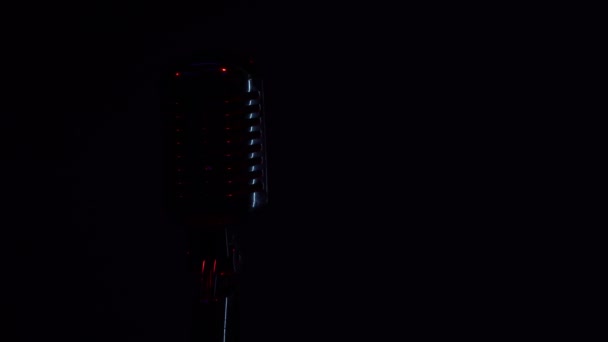 Silhouet Van Concert Vintage Verblindende Microfoon Voor Opname Spreken Tot — Stockvideo