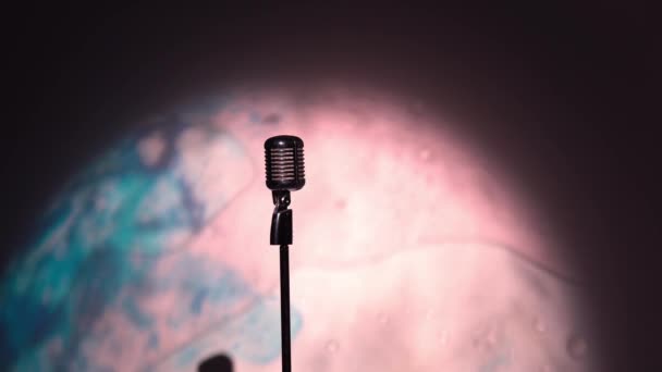 Young Caucasian Man White Unbuttoned Shirt Goes Stage Adjusts Height — Stock Video