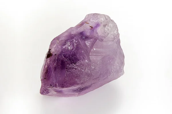 Natural Cristal Mineral Bruto Ametista Violeta Close Isolado Sobre Fundo — Fotografia de Stock
