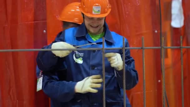 Sochi Russia August 2019 Two Working Men Wear Blue Uniforms — Wideo stockowe