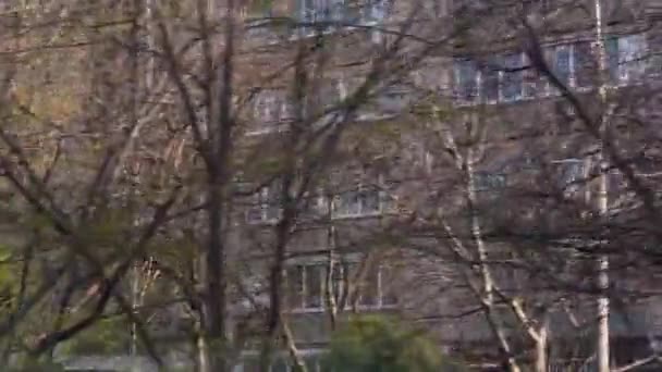 Gamla Övergivna Flervåningshus Grått Efter Tjernobylolyckan Bakom Skalliga Träd Och — Stockvideo