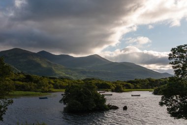 Ross Castle yakınındaki göl Leane'i