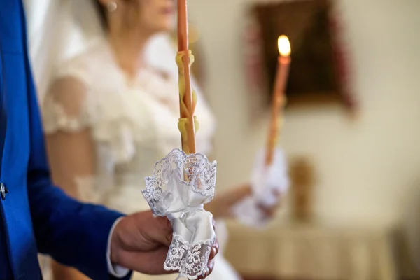 Hochzeit in der Kirche — Stockfoto