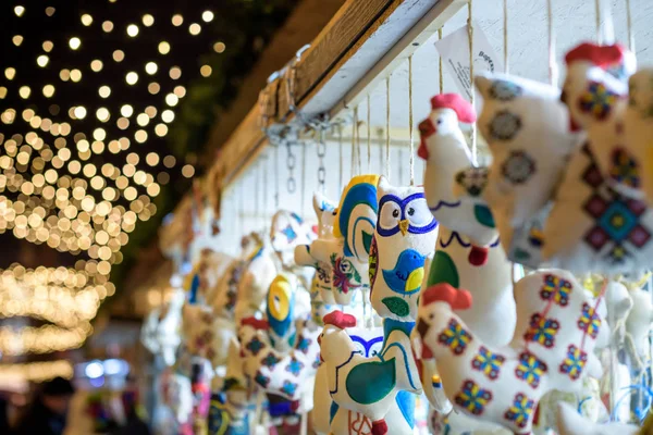 Mercado de Navidad. decoración. Decoraciones coloridas —  Fotos de Stock