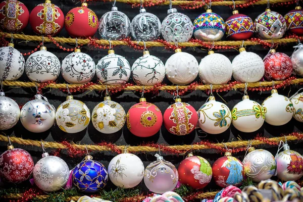 Decoración de Navidad en venta en el mercado de adviento. Minia decorativa — Foto de Stock