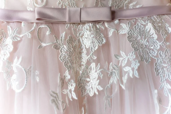 Tecido bordado parte do vestido de noiva — Fotografia de Stock