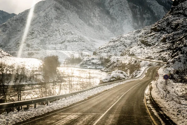 Altaï Montagnes, route, hiver — Photo