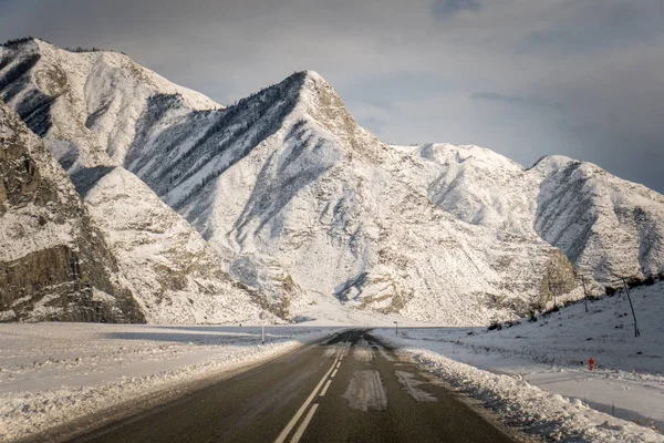 Altaï Montagnes, route, hiver — Photo