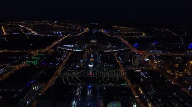 Astana, Kazakistan. Şehir merkezi üzerinden hava gece görünüm