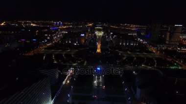 Astana, Kazakistan. Baiterek üzerinden hava gece görünüm