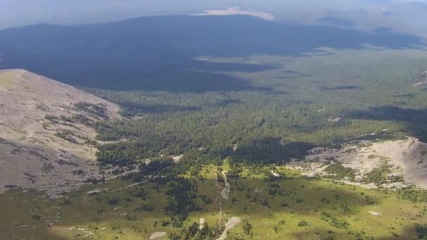 Letecké záběry z Mount Iremel v Jižní Ural — Stock video