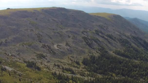 Anteny widoki Mount Iremel na Uralu południowego — Wideo stockowe